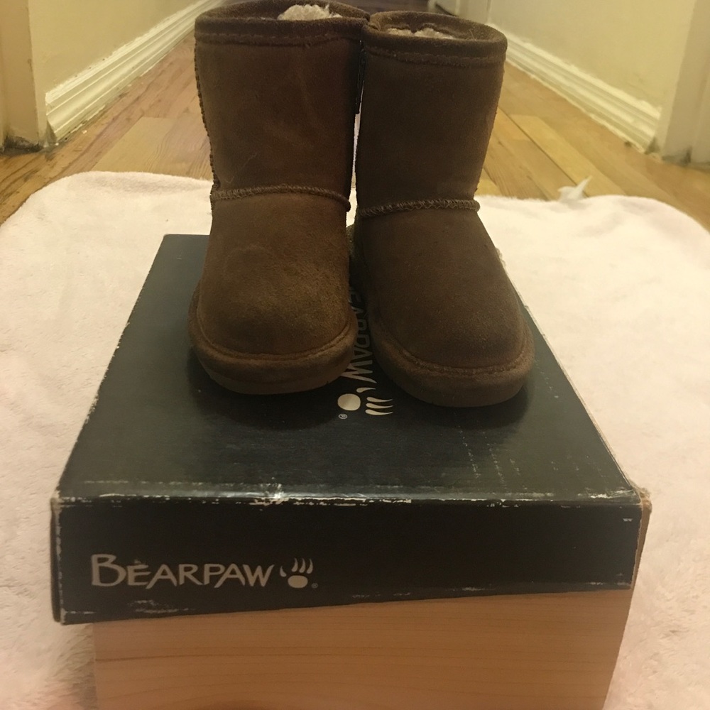 BearPaw Chestnut Boots Size 6- Used